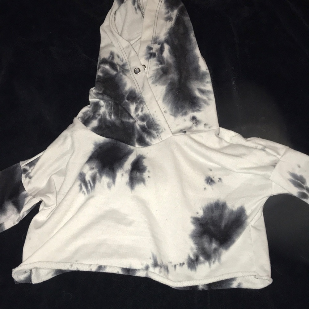 RUE 21 cropped hoodie